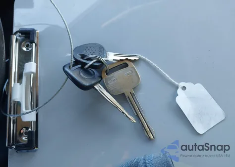 2002 Toyota Tundra Sr5 V8 z USA, uszkodzony, nr VIN 5TBRT34122S325177